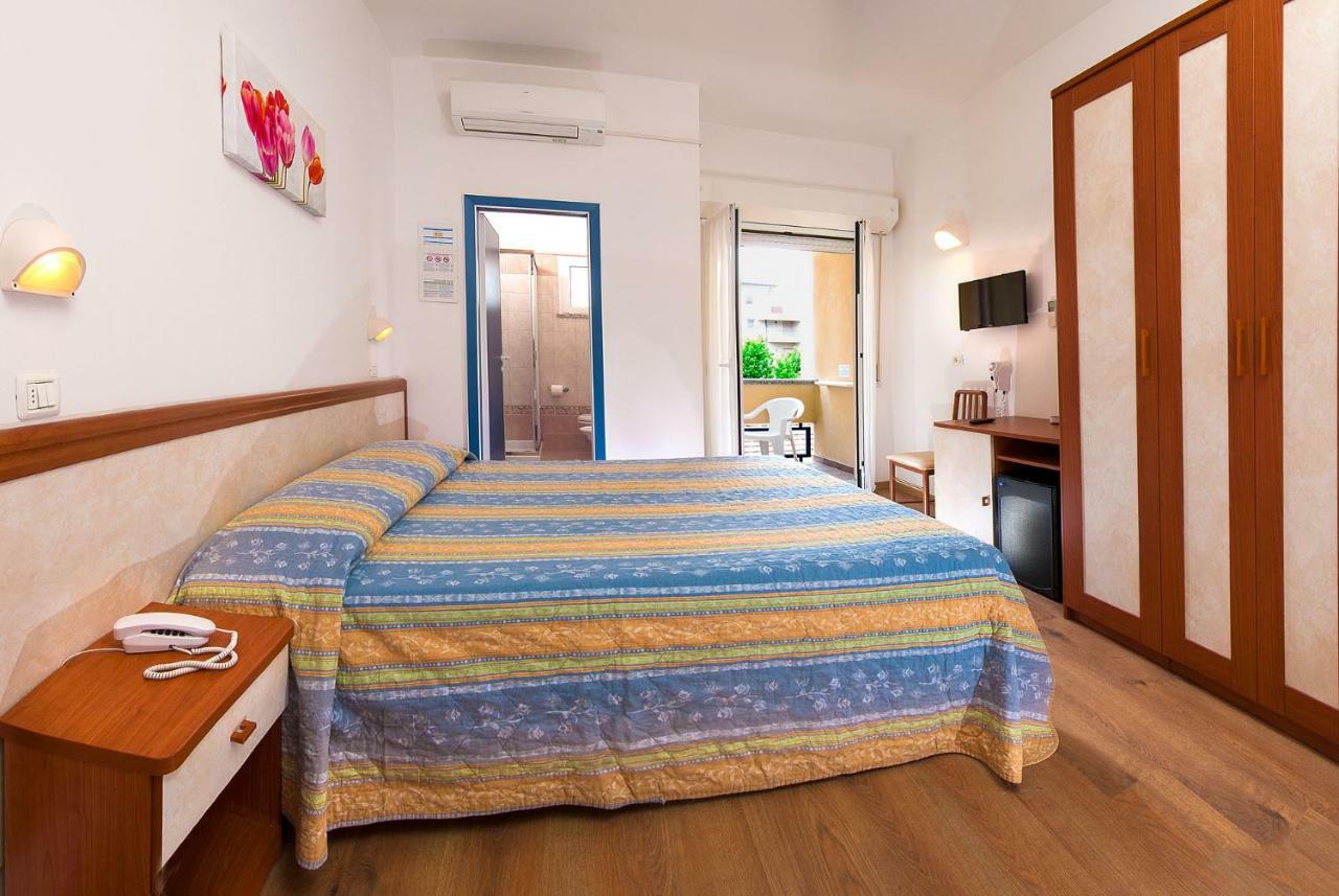 Hotel Alba Serena Misano Adriatico Kültér fotó